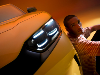 Η προηγμένη τεχνολογία φωτισμού Matrix LED της Ford κάνει για εσάς τη νύχτα μέρα - για ακόμα περισσότερη ασφάλεια