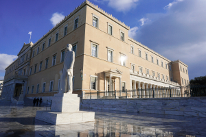 Συναγερμός στη Βουλή μετά από επίθεση χάκερ