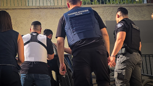 Δολοφονία 42χρονης στη Σύρο: Δεν ασκήθηκαν διώξεις - Εισαγγελική εντολή για αναπαράσταση στο σπίτι