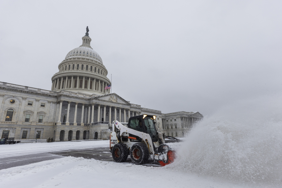 ΗΠΑ: Στο «έλεος» της κακοκαιρίας, χαμηλές θερμοκρασίες και ακυρώσεις πτήσεων - Χάος και σε Βρετανία, Γερμανία