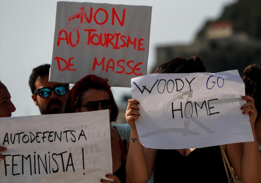 Διαδήλωση για τα ακριβά ενοίκια στη Βαρκελώνη - Χιλιάδες στους δρόμους