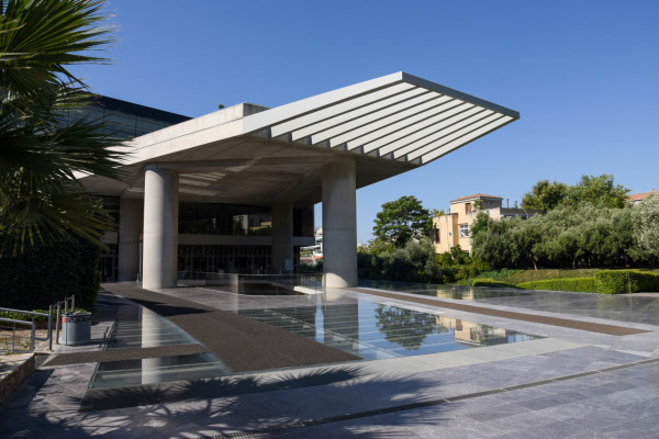 Νέα μέτρα στήριξης για τουρισμό και πολιτισμό: Παράταση αναστολής συμβάσεων, επιδότηση επιχειρήσεων και ειδική οικονομική ενίσχυση