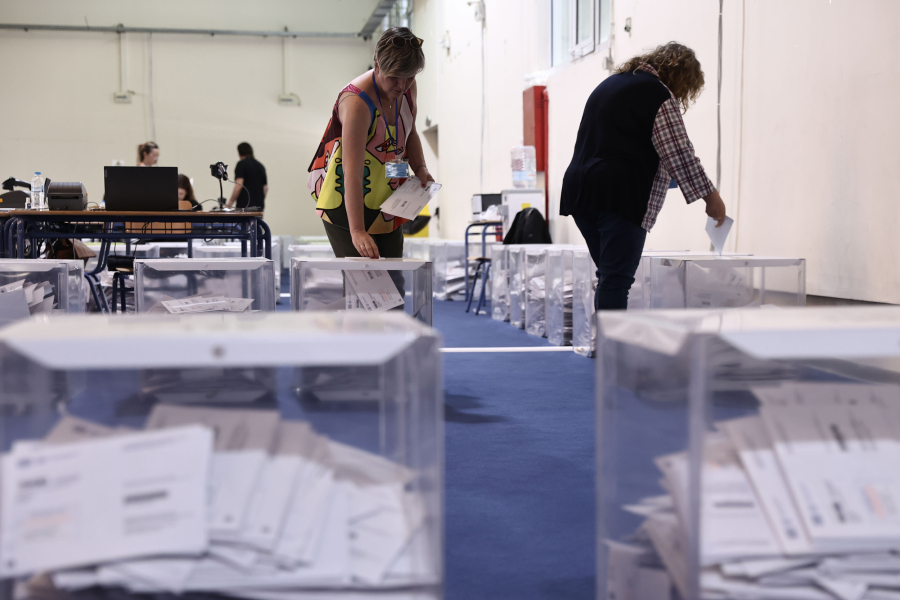 Ευρωεκλογές 2024: Τι ώρες είναι ανοιχτά τα γραφεία ταυτοτήτων και διαβατηρίων