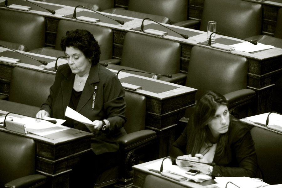 Πηγές ΚΚΕ κατά Κωνσταντοπούλου: Από το χρυσαυγίτικο «ανθολόγιο» οι συκοφαντίες της