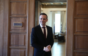 Χάρης Δούκας: 76 χρόνια μετά τη Διακήρυξη Σουμάν, η υπεράσπιση της Δημοκρατίας είναι πιο αναγκαία από ποτέ