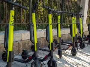 Τραγωδία στο Παρίσι: Νεκρός 25χρονος με ηλεκτρικό πατίνι - Συγκρούσθηκε με φορτηγό