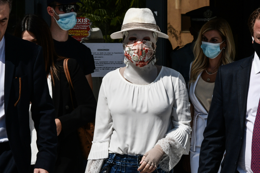 Στο χειρουργείο ξανά η Ιωάννα Παλιοσπύρου, η φωτογραφία μέσα από το νοσοκομείο