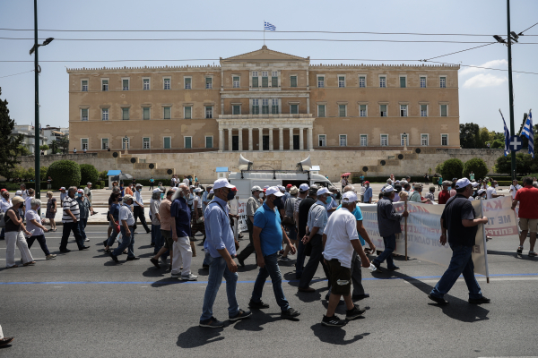 Εργαζόμενοι συνταξιούχοι: Ανοίγει η ηλεκτρονική εφαρμογή για επιστροφές εισφορών από ΕΦΚΑ
