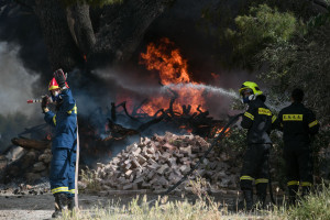 Φωτιά τώρα στις Κροκέες Λακωνίας