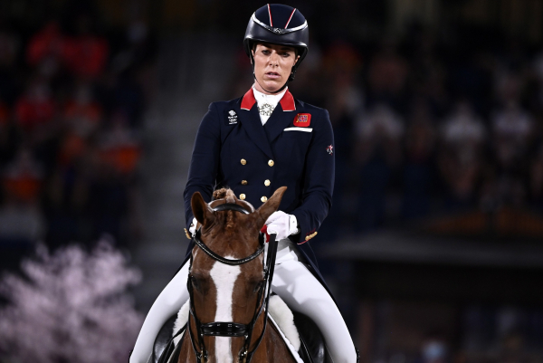 Ιππασία: Ένας χρόνος αποκλεισμός στην τρεις φορές Ολυμπιονίκη που μαστίγωσε το άλογό της