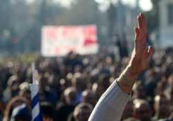 Εμμονή των δανειστών για παρεμβάσεις σε πρόνοια και εργασιακά