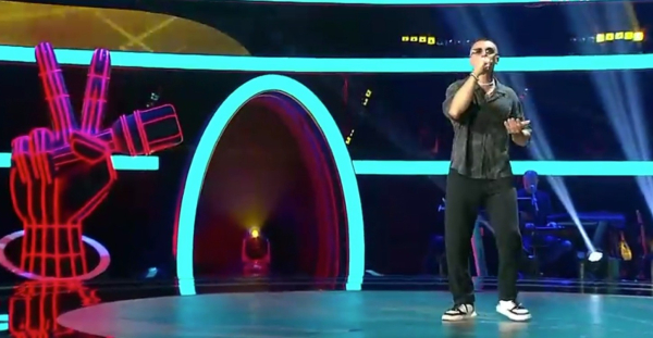 The Voice: «Τόση ώρα νόμιζα ότι άκουγα γυναίκα» - Η ατάκα του Μουζουράκη σε διαγωνιζόμενο