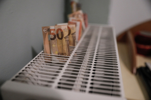«Γρίφος» η φθηνότερη πηγή ενέργειας φέτος - Συγκρίσεις για τη θέρμανση ενόψει του δύσκολου χειμώνα