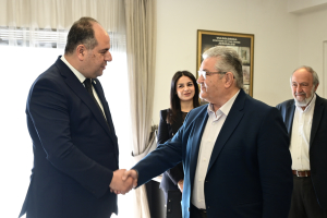«Μαζί για τη λευτεριά της Παλαιστίνης»: Συνάντηση Κουτσούμπα με τον πρέσβη της Παλαιστίνης