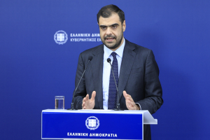 «Βολές» Μαρινάκη κατά Καραμανλή και Παυλόπουλου για τον Δεκέμβρη του 2008