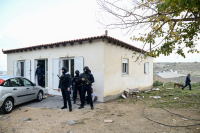 Άνω Λιόσια: 13 συλλήψεις για πυροβολισμούς σε οικισμό