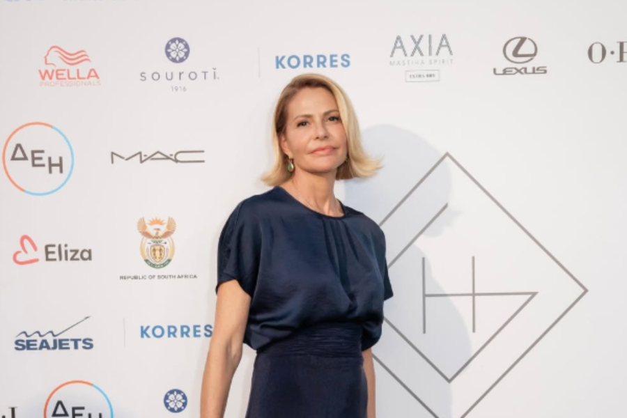 Τζένη Μπαλατσινού: Ο γιος της αποφοίτησε από το Λύκειο ανήμερα των γενεθλίων του (Εικόνες)