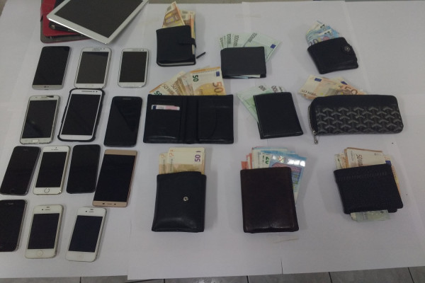 14χρονη και 15άχρονη σε συμμορία… πορτοφολούδων