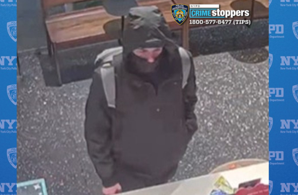 Η στιγμή που ο ένοπλος εκτελεί τον CEO της UnitedHealthcare - Ανθρωποκυνηγητό για τη σύλληψή του (Βίντεο)