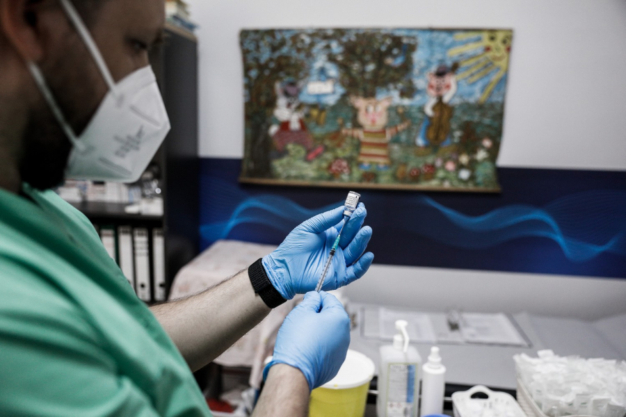 Εμβολιασμοί κατ' οίκον: Υποτονική η συμμετοχή των ιατρών