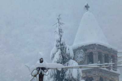 Κρύο και χιόνια το σκηνικό του καιρού Χριστούγεννα και Πρωτοχρονιά