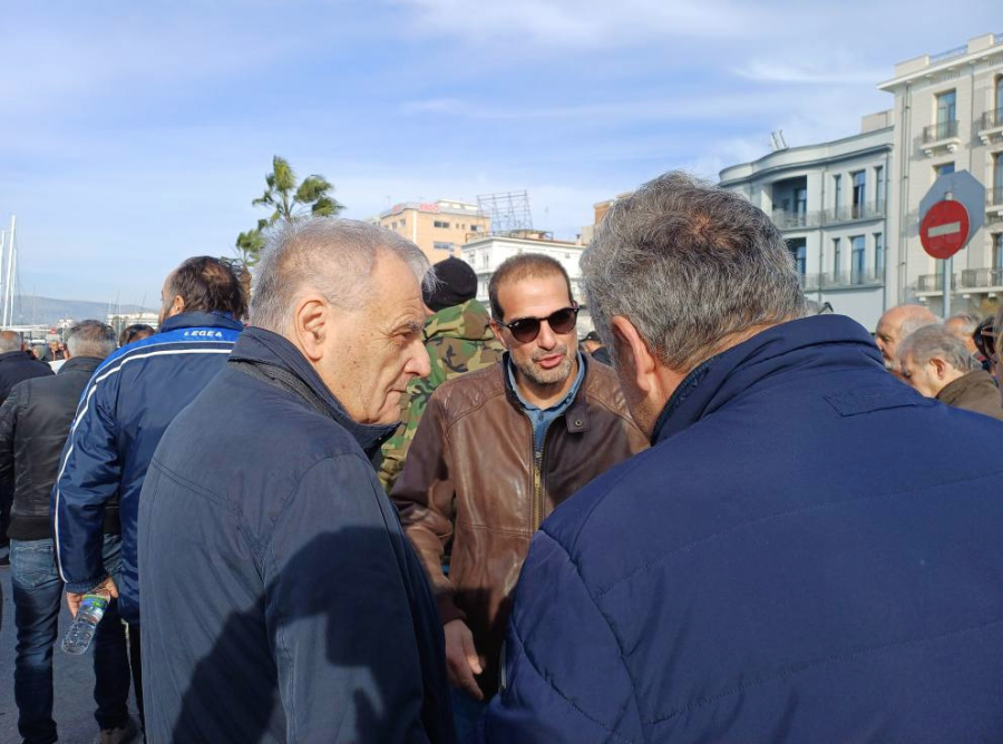 Νέα Αριστερά: Στα μπλόκα των αγροτών στο Βόλο ο Νάσος Ηλιόπουλος και ο Γαβριήλ Σακελλαρίδης