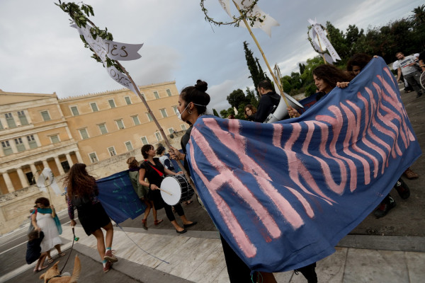 Πορεία για την κλιματική αλλαγή στο κέντρο της Αθήνας (pic)