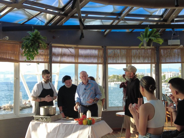 Σε ρόλο κριτή... σε ριάλιτι μαγειρικής ο Γιώργος Παπανδρέου