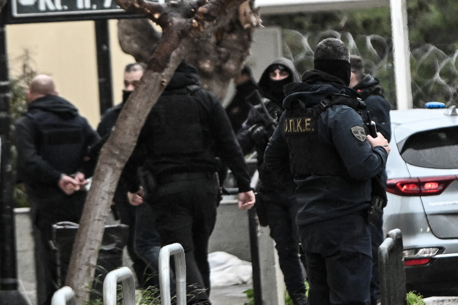 Greek Mafia: 25 συλλήψεις, 28 έρευνες μέχρι στιγμής για μαχαιρώματα ...