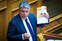 Νίκη και Νατσιός: Πρωταγωνιστές στις βίαιες επιθέσεις στην τέχνη