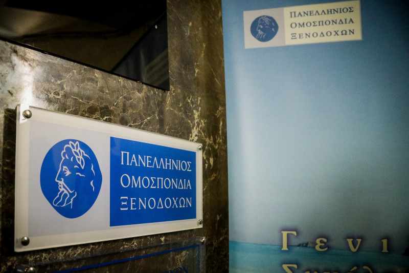 Στήριξη ζητούν οι ξενοδόχοι από τον Βρούτση