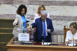 Αλλαγές στα Δικαστικά Συμβούλια για τις υποθέσεις Καραμανλή και Τριαντόπουλου - Αναπληρωτής ο Φλωρίδης