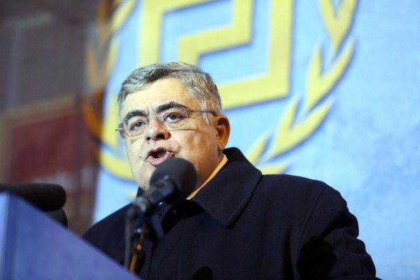 Το δημοτικό συμβούλιο Χίου κήρυξε «ανεπιθύμητα» στο νησί τα στελέχη της «Χρυσής Αυγής»