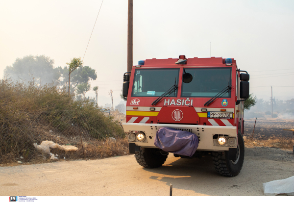 Φωτιά στη Ρόδο - Αρτοποιός: Χωρίς προβλήματα οι εκκενώσεις των ξενοδοχείων, η ένταση έχει αποκλιμακωθεί