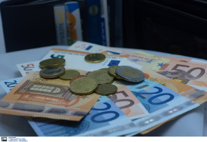 Πότε πληρώνει ο ΟΑΕΔ σε 20.000 ανέργους το επίδομα 400 ευρώ
