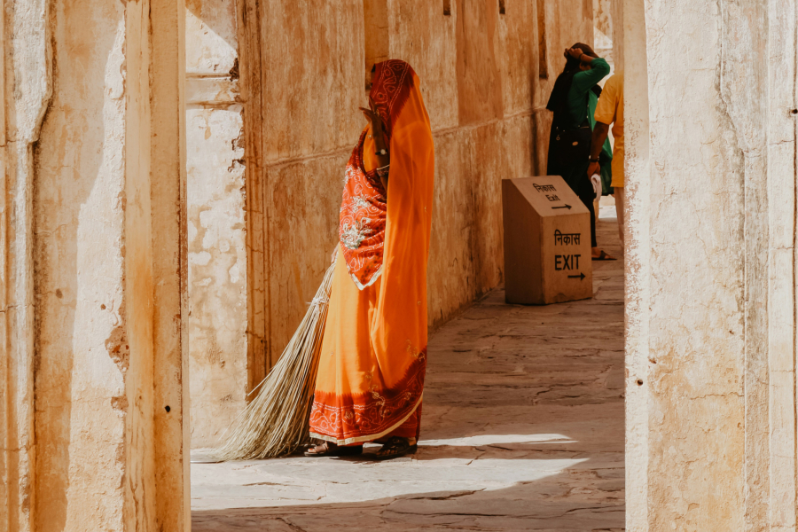 Ινδία: Συνελήφθησαν 44 άνδρες για τους βιασμούς 18χρονης, έχουν ταυτοποιηθεί 58