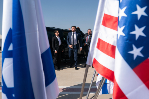 Διεθνής δύναμη θα αναλάβει τον αφοπλισμό της Χαμάς, τα «κενά» στις νέες ανακοινώσεις Βανς