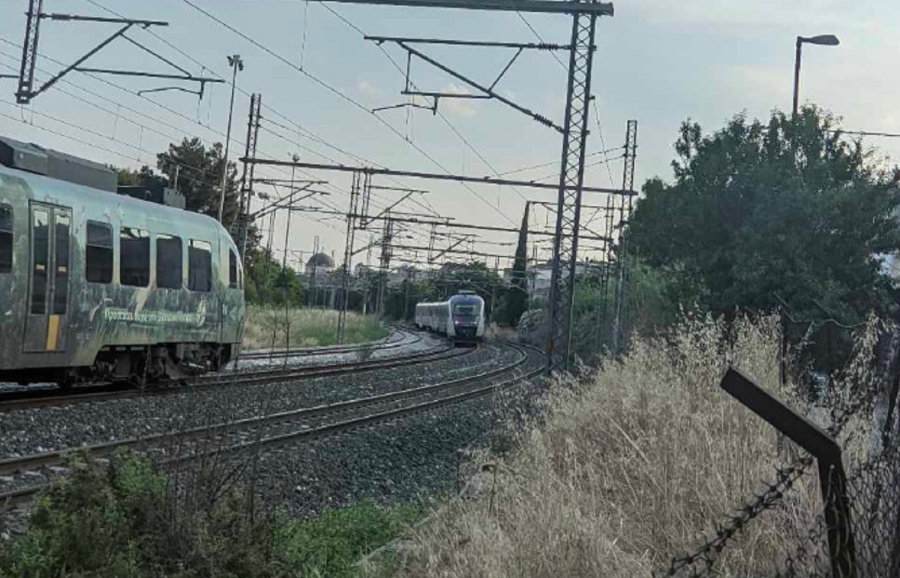 Παρ' ολίγον νέα Τέμπη στη Λάρισα: Δύο τρένα ήταν στην ίδια γραμμή και φρέναραν την τελευταία στιγμή -Διαψεύδει ο ΟΣΕ