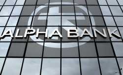 Alpha Bank: Συνεχίσθηκε η εκροή καταθέσεων και τον Απρίλιο