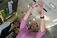 Στέφανος Κασσελάκης: Νέο βίντεο στο TikTok - Πρόβατα, κάλτσες και φραστικές επιθέσεις