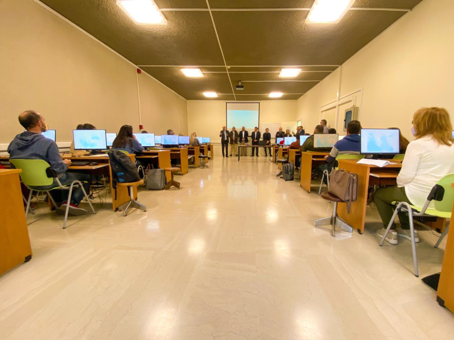 Άνοιξαν για πρώτη φορά οι πύλες των ελληνικών πανεπιστημίων για τους ανέργους