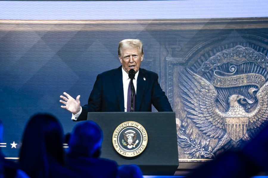 Εισιτήρια για... Μόσχα - Έτοιμος να συναντήσει τον Πούτιν ο Τραμπ