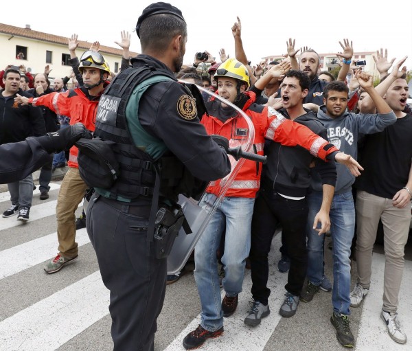 Στα διεθνή δικαστήρια η καταλανική κυβέρνηση για την αστυνομική βία - 465 οι τραυματίες