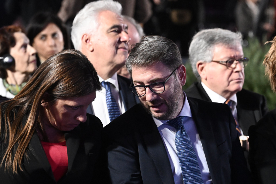 Δημοσκόπηση Pulse: Σταθερή η ΝΔ (24%), απόλυτο ντέρμπι Πλεύσης - ΠΑΣΟΚ (11,5%) για τη 2η θέση