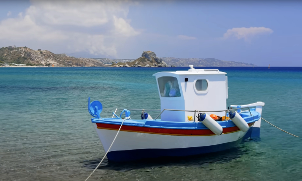 Το πιο ζεστό ελληνικό νησί για διακοπές τον Οκτώβριο, σύμφωνα με το Βρετανικό Τύπο