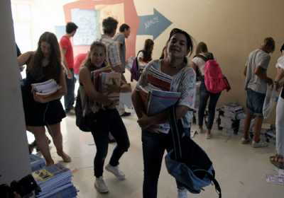 Οι αντιδράσεις της Εκκλησίας «παγώνουν» τις αλλαγές στο Λύκειο