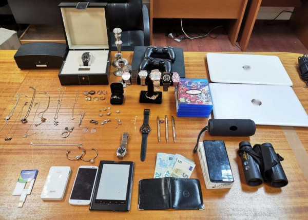 Συλλήψεις για κλοπές σε Αττική και Πάτρα