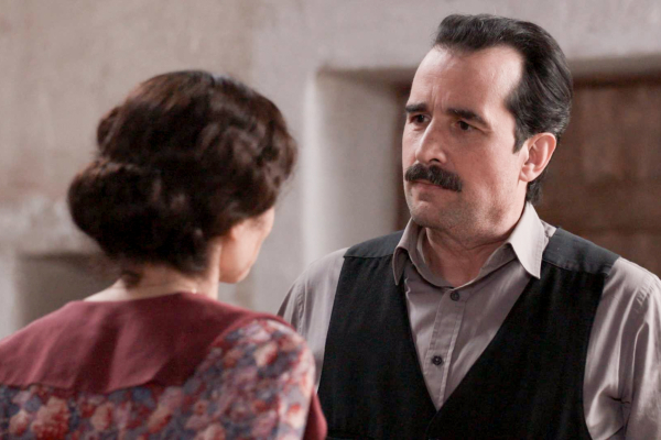 «Grand Hotel»: Χαραλάμπης και Θεώνη είναι επιτέλους ελεύθεροι να παντρευτούν (Βίντεο)