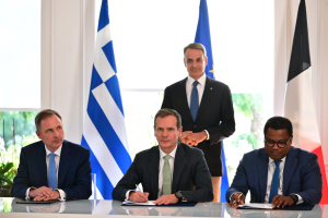 Ηλεκτρική διασύνδεση Ελλάδας-Κύπρου: Υπεγράφη η συμφωνία για το GSI - Τι ζητά το ΠΑΣΟΚ