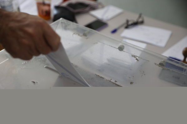 Δημοσκόπηση MRB: Στο 22,3% η ΝΔ, δεύτερη η Πλεύση (10,1%), «ντέρμπι» ΠΑΣΟΚ - Βελόπουλου (9,7%)